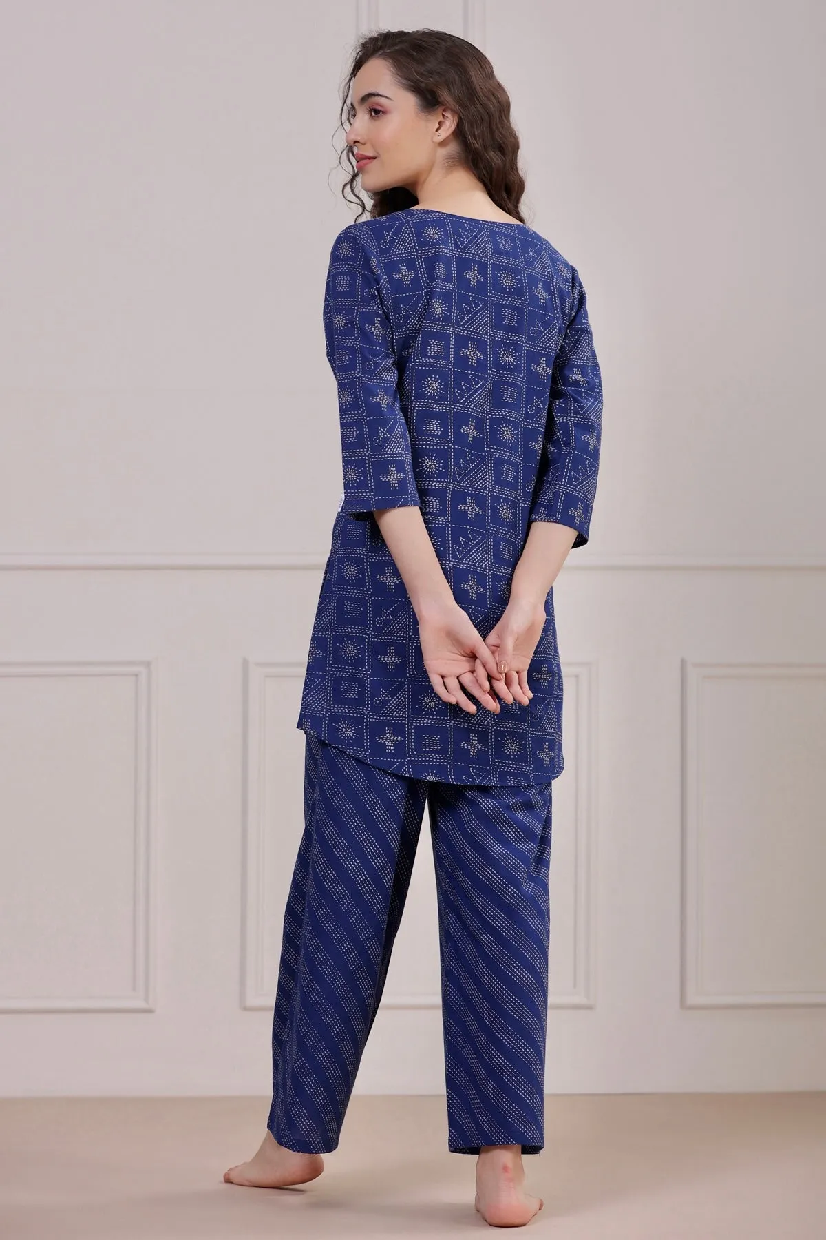 Geometrical Weaves on Blue Lounge Set